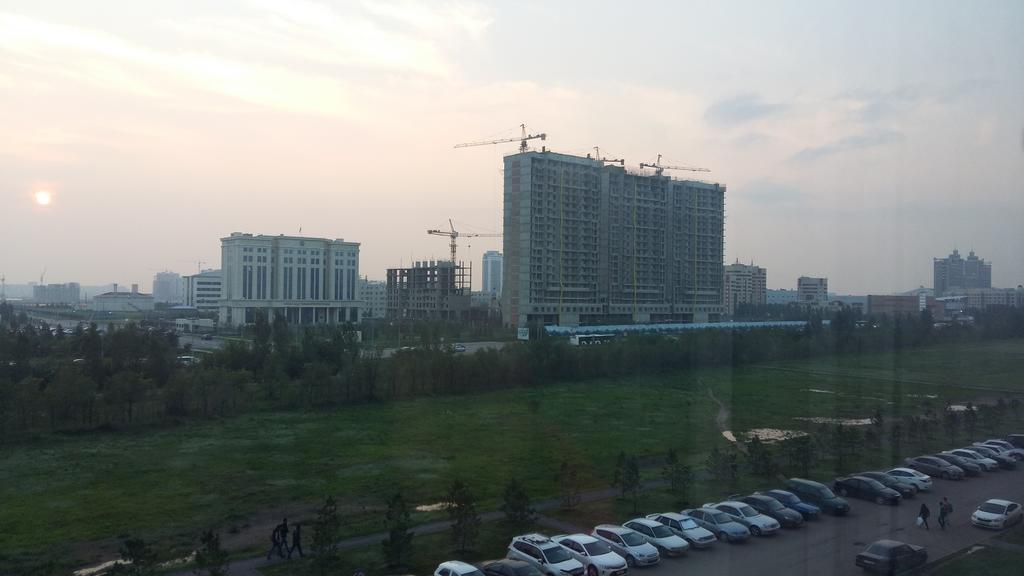 Apartment In Heart Of Astana Kültér fotó